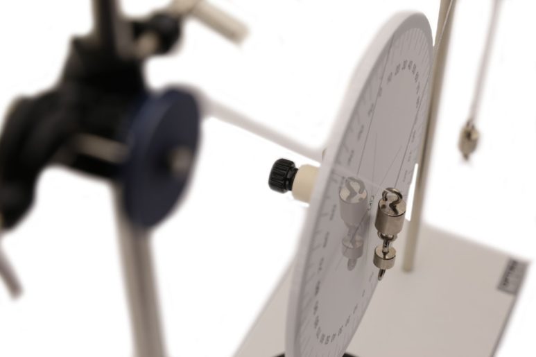 1032 Apparecchio per la composizione delle forze